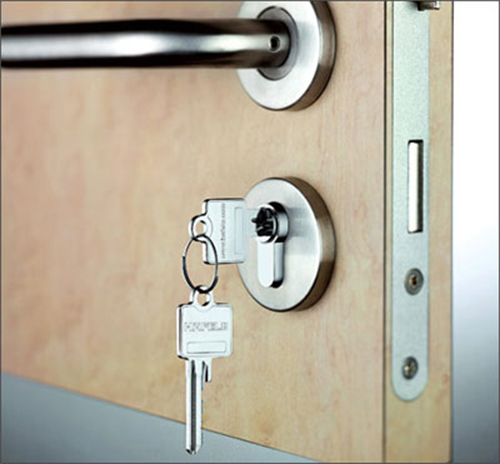 Khóa cửa phòng khách sạn bằng kim loại - khách sạn An Giang