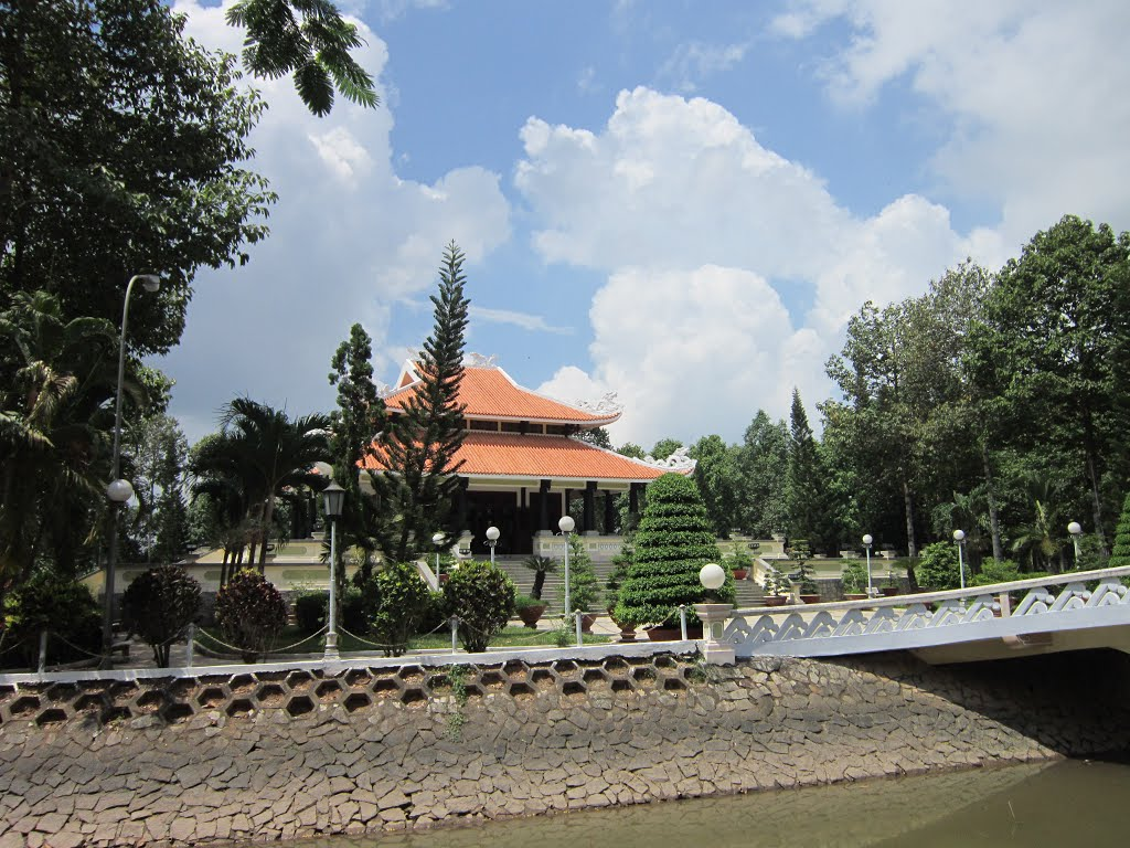 Đền thời chủ tích Tôn Đức Thắng tại cù lao Ông Hổ - Mỹ Hòa Hưng - Long Xuyên - An GIang